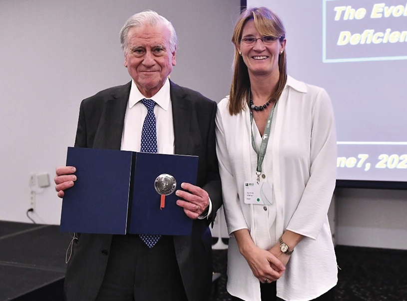 El Dr. Fuster recibe la Medalla de la Sociedad Europea de Investigación Clínica