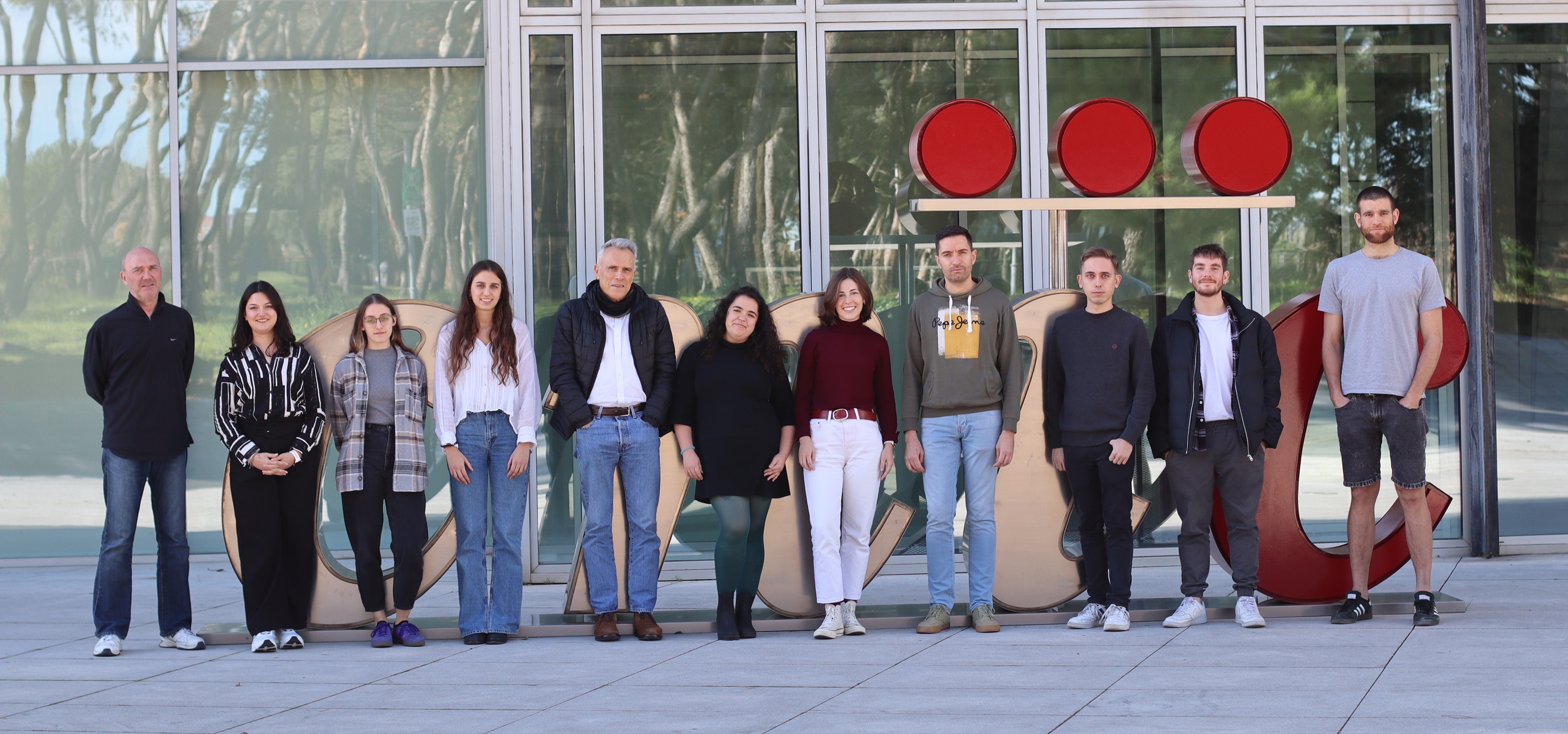 From left to right: D. MacGrogan, B. Flores-Garza, T. González-Costa, V. Sebastián-Serrano,  J.L. de la Pompa, L. Méndez-Peralta, A. Pau-Navalón, A. Galicia-Martín, J. Santos-Cantador,  C. Relaño-Ruperez, M. Siguero-Álvarez