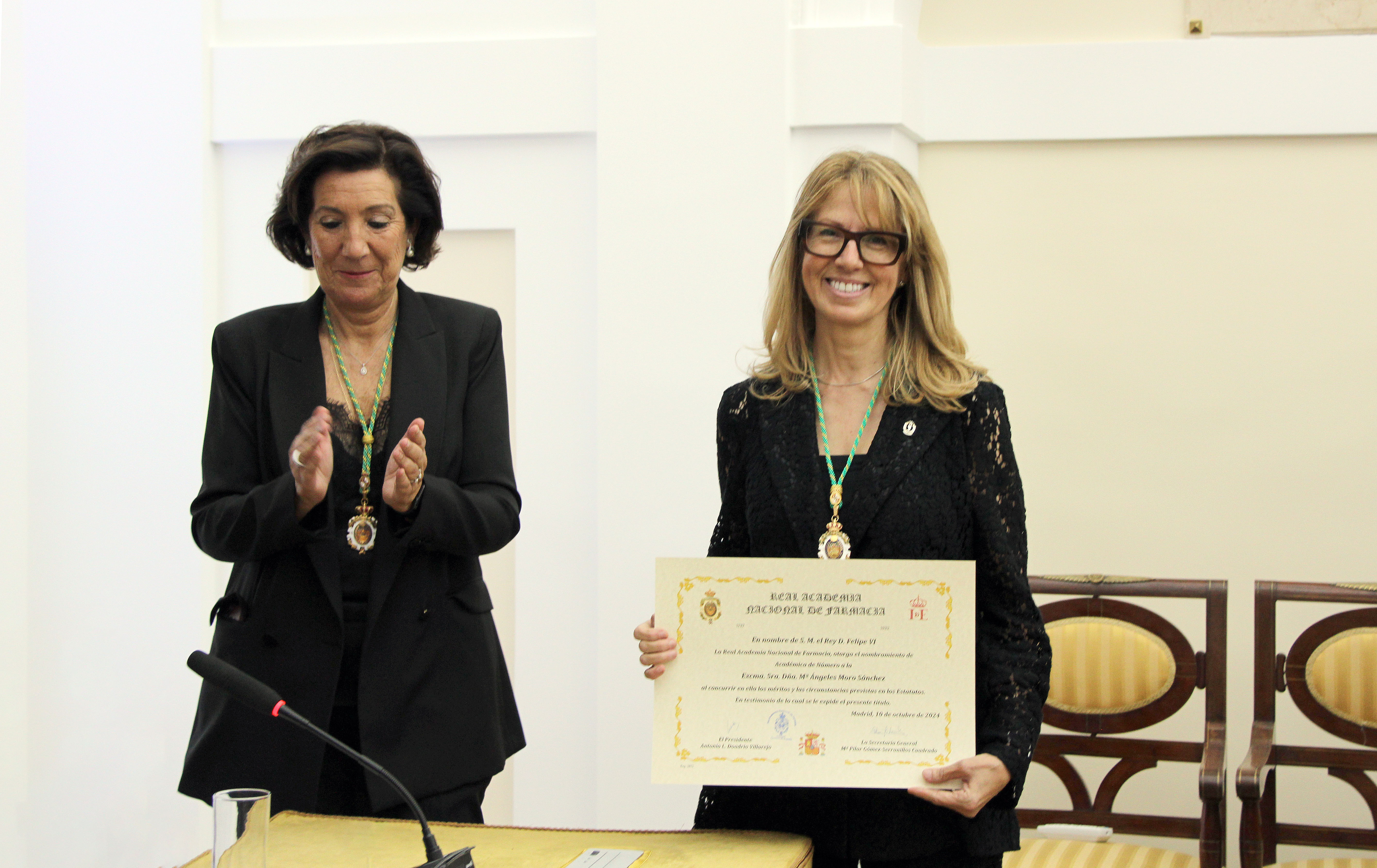 La Prof. María Ángeles Moro ingresa en la Real Academia Nacional de Farmacia